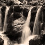 Wasserfall in einem Wald bei Oberstdorf im Allgäu