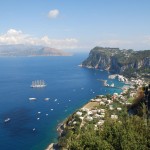 Blick auf den Hafen von Capri (Italien)