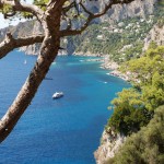 Eine der wunderschönen Buchten auf Capri (Italien)