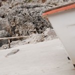 Fischerboot auf dem Strand von Capri (Italien)