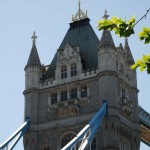 Einer der Türme der Londoner Tower Bridge