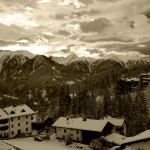 Blick auf Serfaus und seine Berge