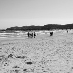 Strandspaziergänger auf Rügen