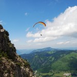 Gleitschirmflieger am Iseler in Oberjoch