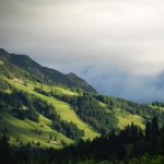 Nebel über den Bergen in Unterjoch