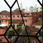 Blick auf venezianische Häuser