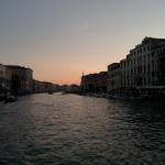 Der Canal Grande in der Abenddämmerung