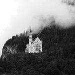 Schloss Neuschwanstein im Nebel