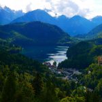 Der Alpsee und Hohenschwangau bei Schloss Neuschwanstein