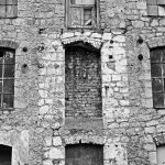 Häuserfassade im Magnuspark in Füssen im Allgäu