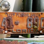 Nummernschild eines Oldtimers in Amelia Island (Florida)