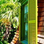 Fenster des Arbeitszimmers von Ernest Hemingway in seinem Haus auf Key West (Florida)