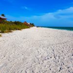 Am Barefoot Beach in Bonita Springs (Florida)