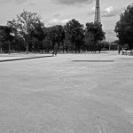 Blick vom Champ de Mars auf den Eiffelturm