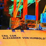Frachtschiff Alexander von Humboldt im Hamburger Containerhafen